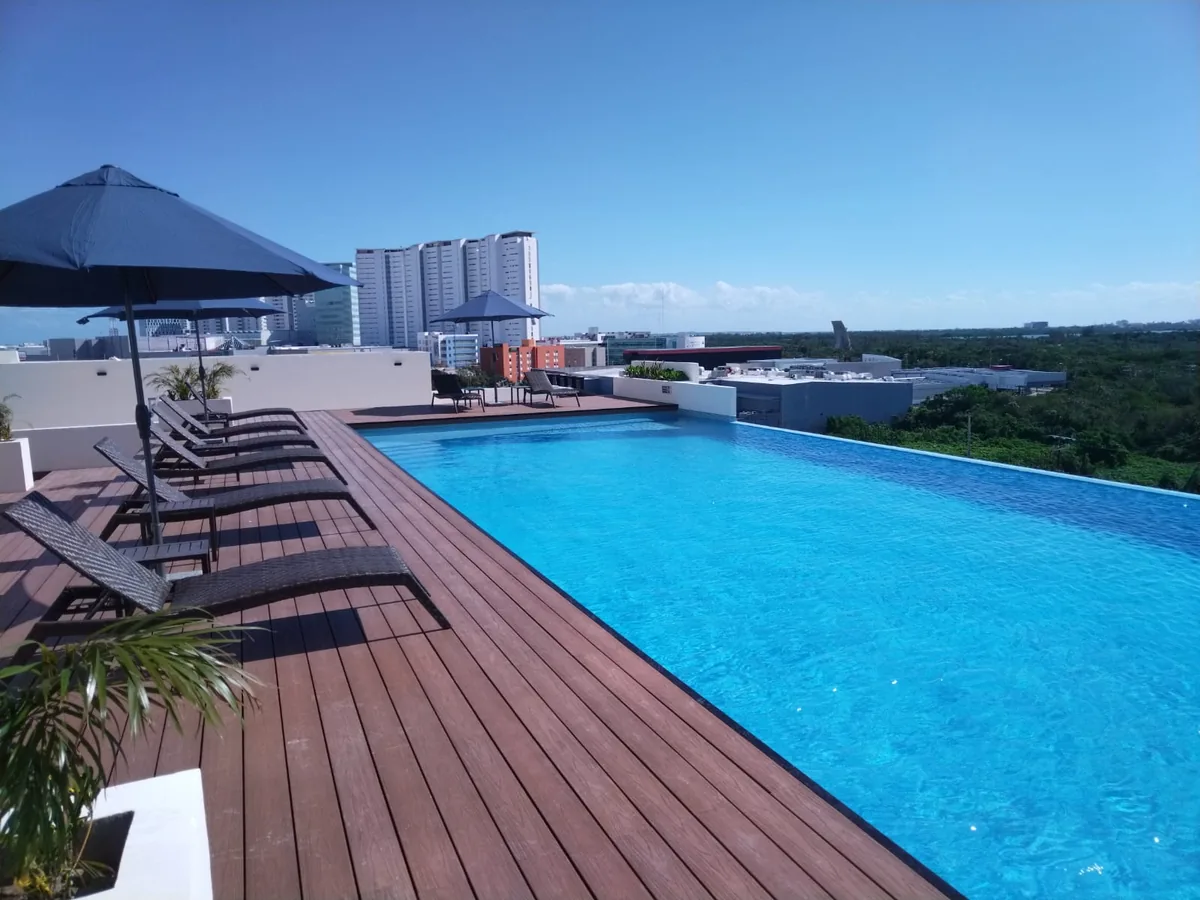 Piscina infinity rooftop